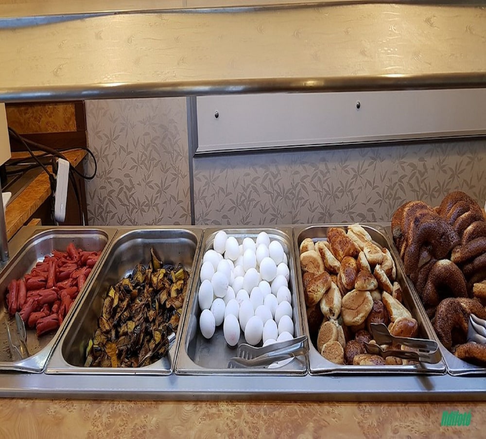 Azak Hotel — Restaurant & bars in Alanya