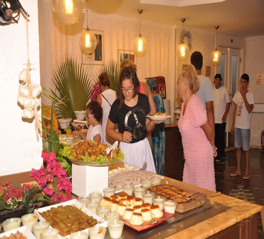 Azak Hotel — Attractions in the area in Alanya