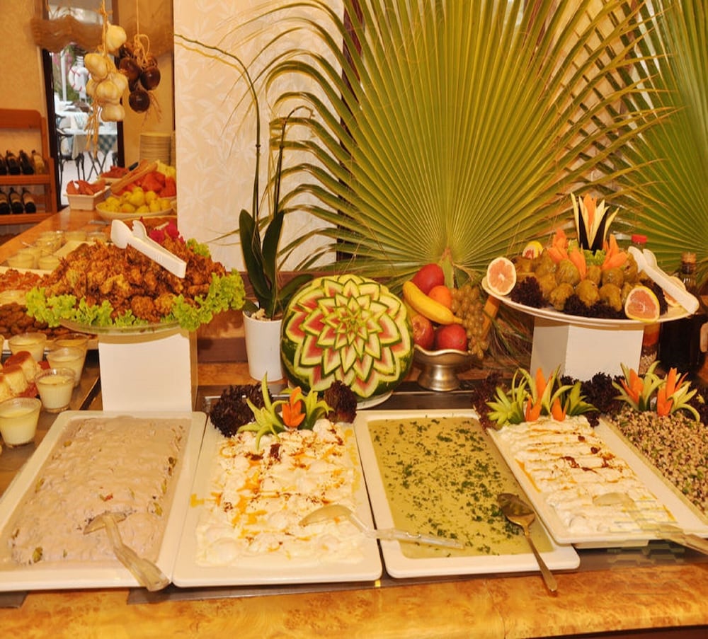Azak Hotel — Restaurant & bars in Alanya