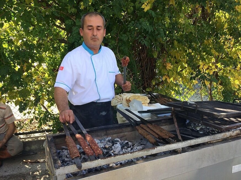 Sunshine Hotel — Restaurant & bars in Alanya