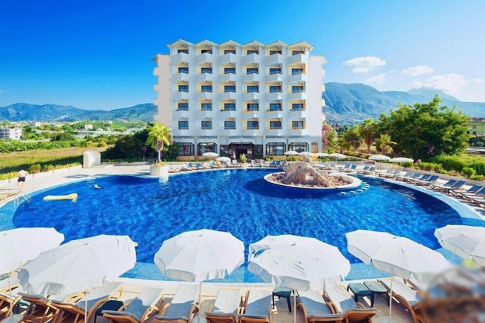 Sunshine Hotel — Main photo in Alanya