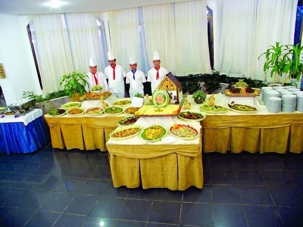 Sunshine Hotel — Restaurant & bars in Alanya