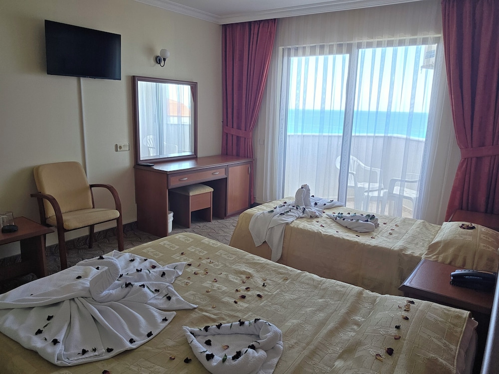 Sunshine Hotel — Hotel rooms in Alanya