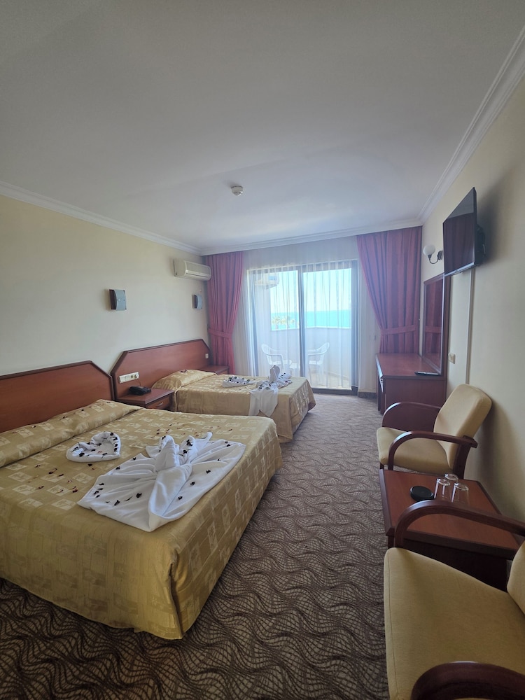 Sunshine Hotel — Hotel rooms in Alanya