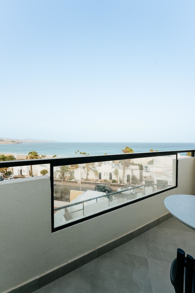 001 HIGOS BEACH BOUTIQUE Singular Hotel Residence — Beach in Costa Calma, Canary Islands