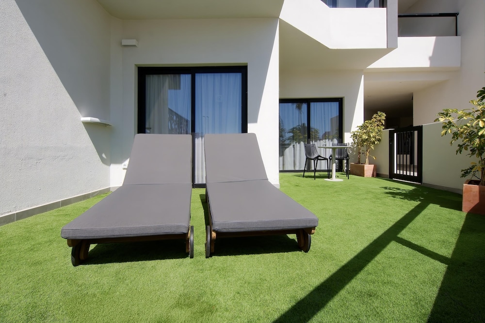001 HIGOS BEACH BOUTIQUE Singular Hotel Residence — Hotel building in Costa Calma, Canary Islands
