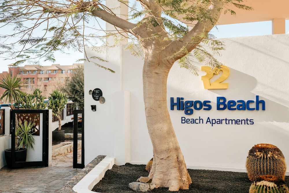 001 HIGOS BEACH BOUTIQUE Singular Hotel Residence — Hotel building in Costa Calma, Canary Islands