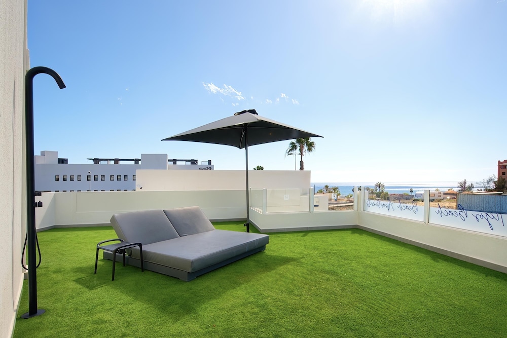 001 HIGOS BEACH BOUTIQUE Singular Hotel Residence — Hotel building in Costa Calma, Canary Islands