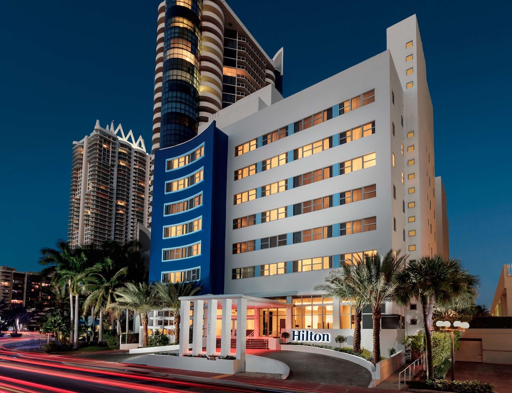 Hilton Cabana Miami Beach Resort — Hotel building in Miami, Florida
