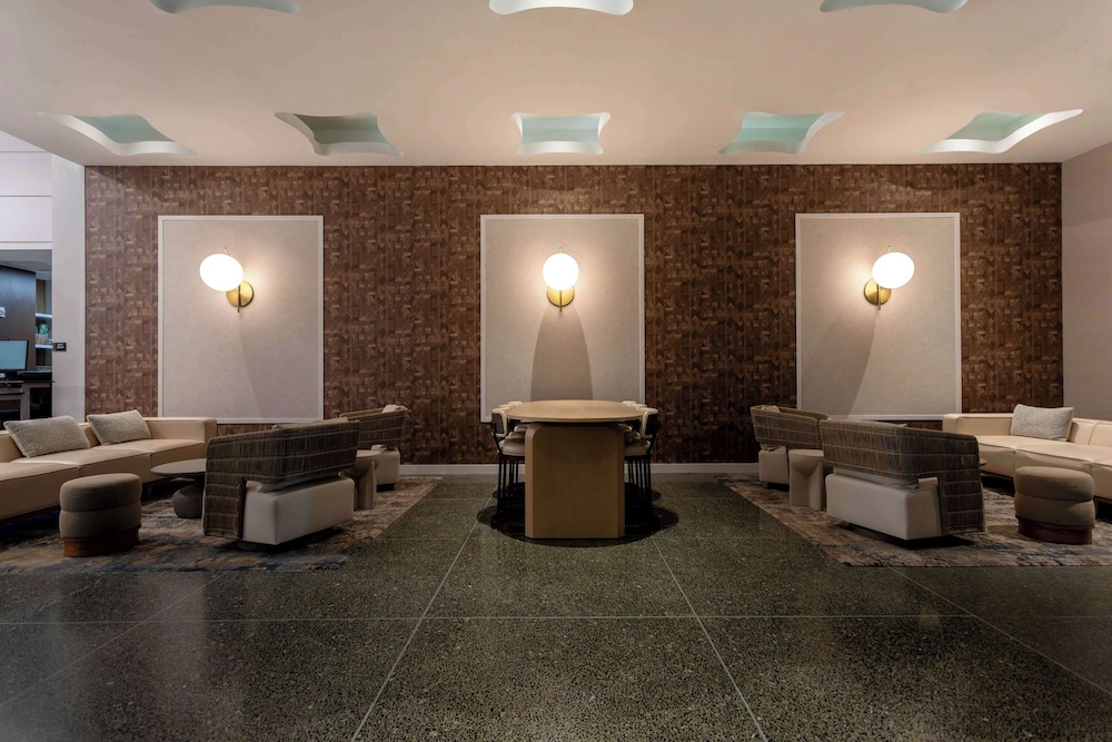 Hilton Cabana Miami Beach Resort — Restaurant & bars in Miami, Florida