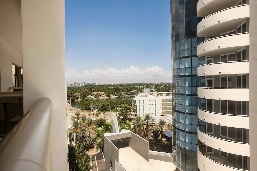 Hilton Cabana Miami Beach Resort — Attractions in the area in Miami, Florida