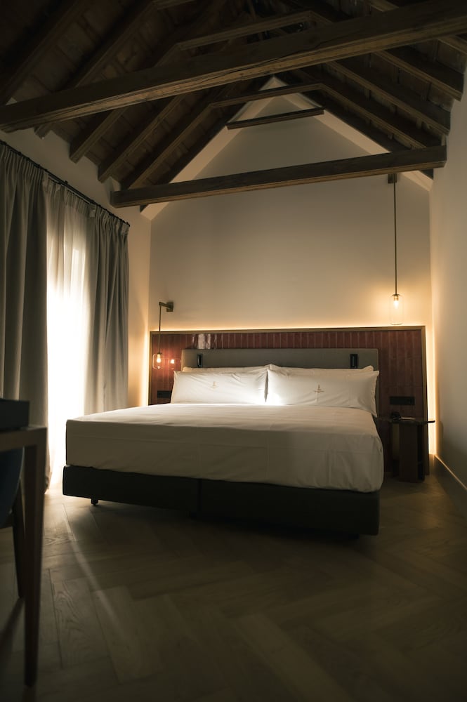 Hotel Legado Magdalena — Hotel rooms in Seville, Andalusia