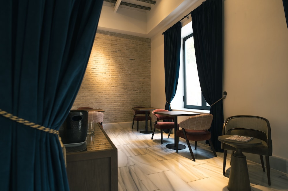 Hotel Legado Magdalena — Restaurant & bars in Seville, Andalusia