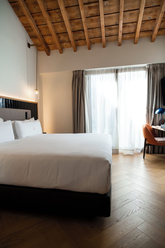 Hotel Legado Magdalena — Hotel rooms in Seville, Andalusia