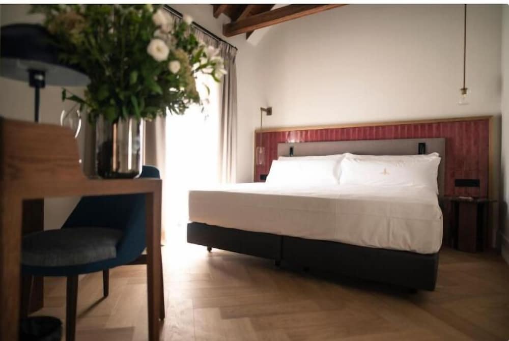 Hotel Legado Magdalena — Hotel rooms in Seville, Andalusia