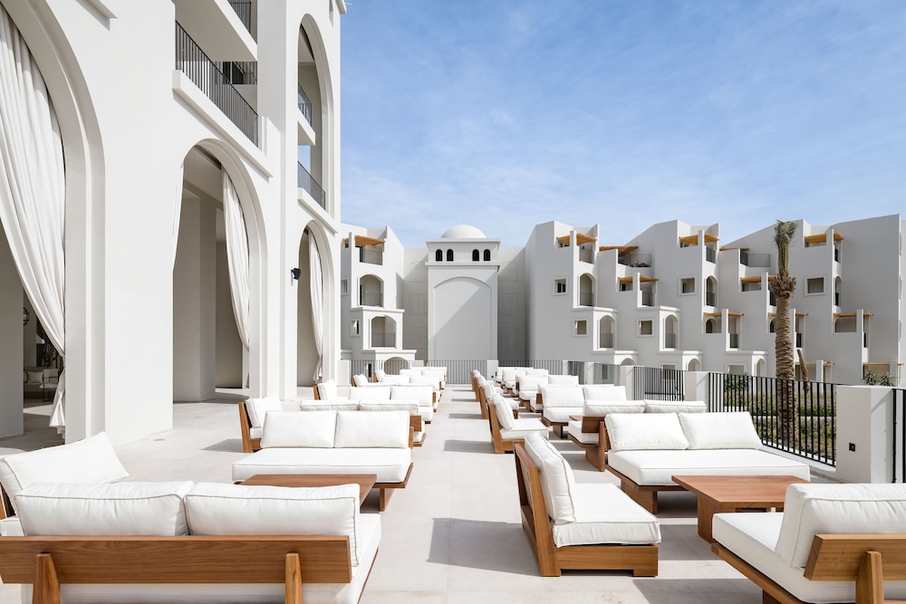 Serry Beach Resort — Hotel building in Hurghada, Red Sea