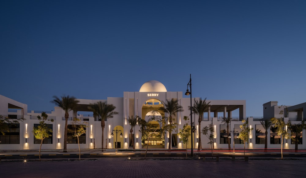 Serry Beach Resort — Hotel building in Hurghada, Red Sea