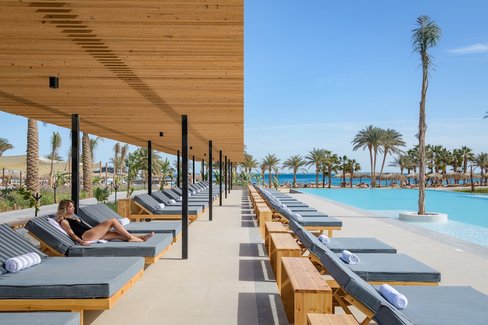 Serry Beach Resort — Swimming pool in Hurghada, Red Sea