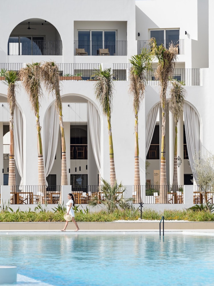 Serry Beach Resort — Hotel building in Hurghada, Red Sea
