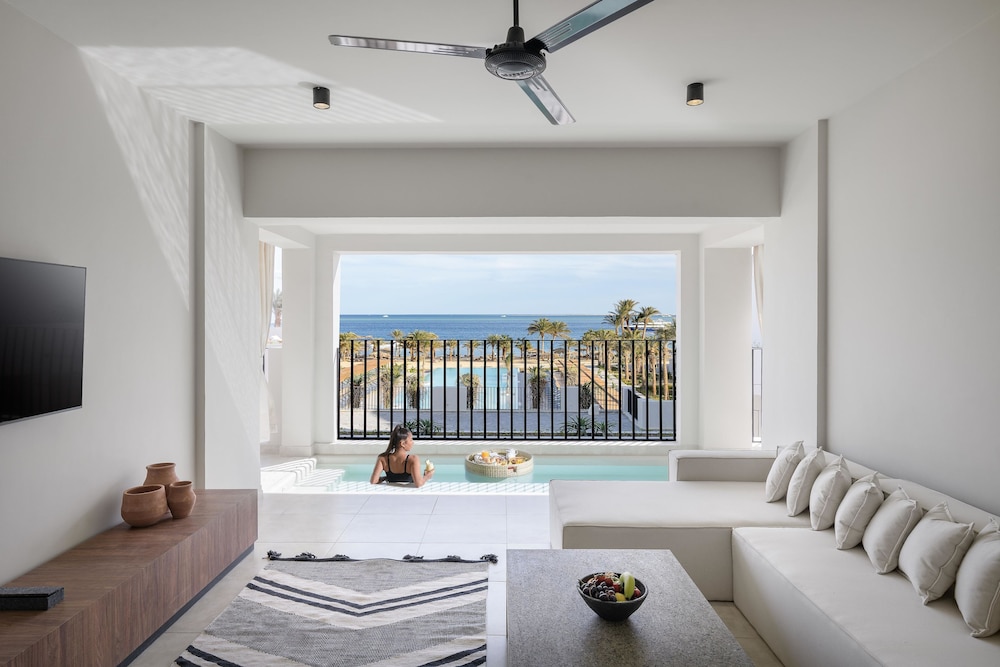 Serry Beach Resort — Hotel rooms in Hurghada, Red Sea
