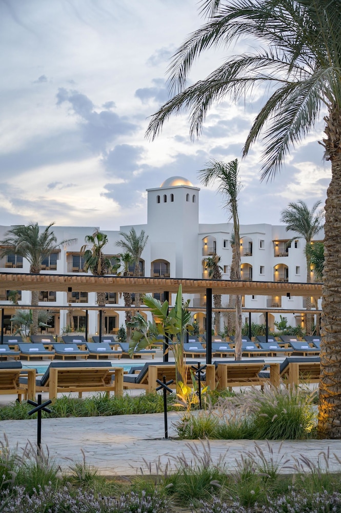 Serry Beach Resort — Hotel building in Hurghada, Red Sea