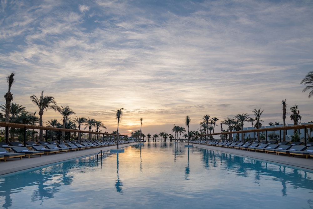 Serry Beach Resort — Swimming pool in Hurghada, Red Sea