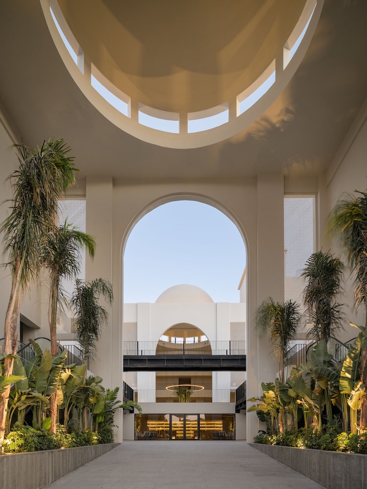 Serry Beach Resort — Hotel building in Hurghada, Red Sea
