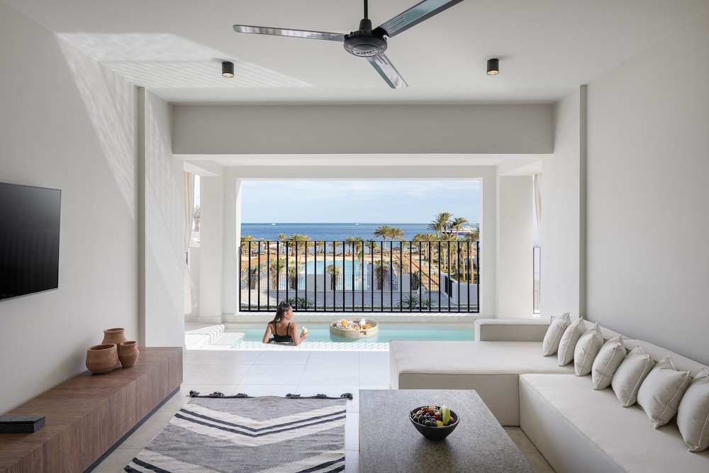 Serry Beach Resort — Hotel rooms in Hurghada, Red Sea