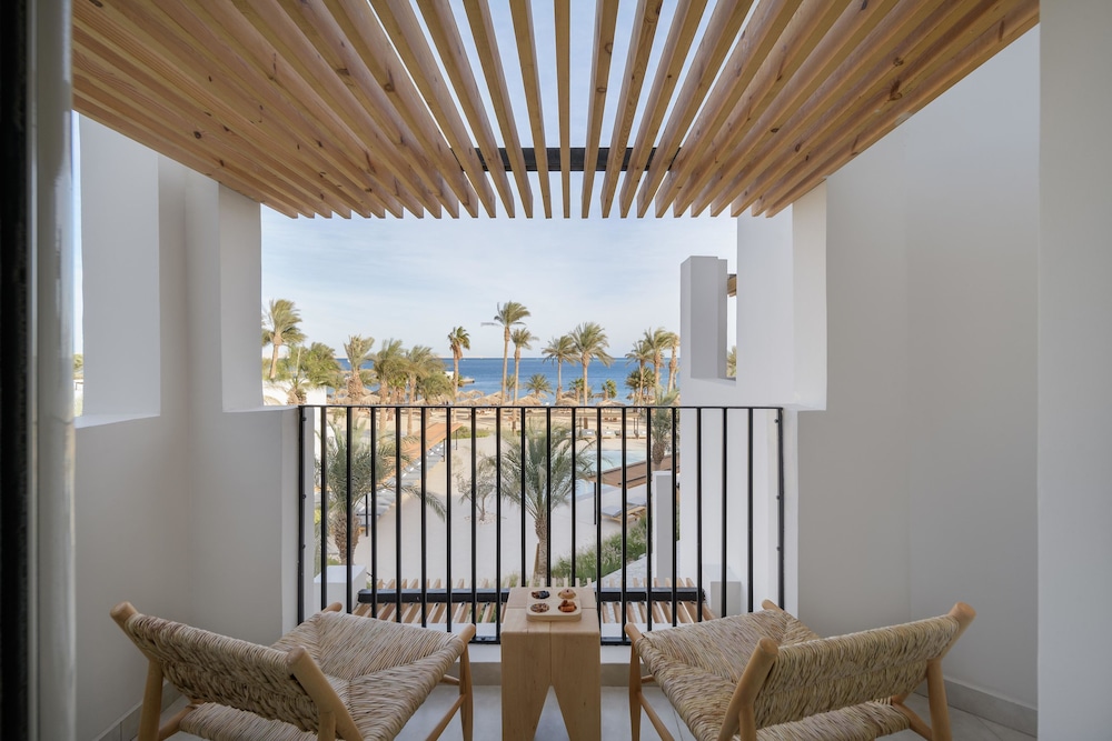 Serry Beach Resort — Hotel rooms in Hurghada, Red Sea
