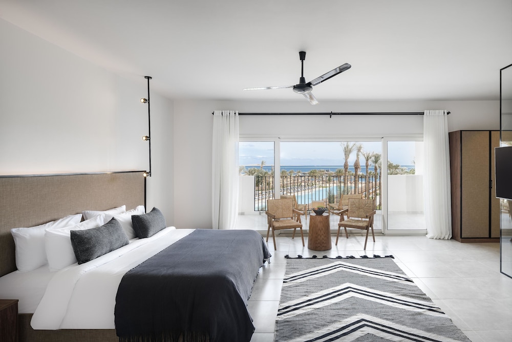 Serry Beach Resort — Hotel rooms in Hurghada, Red Sea