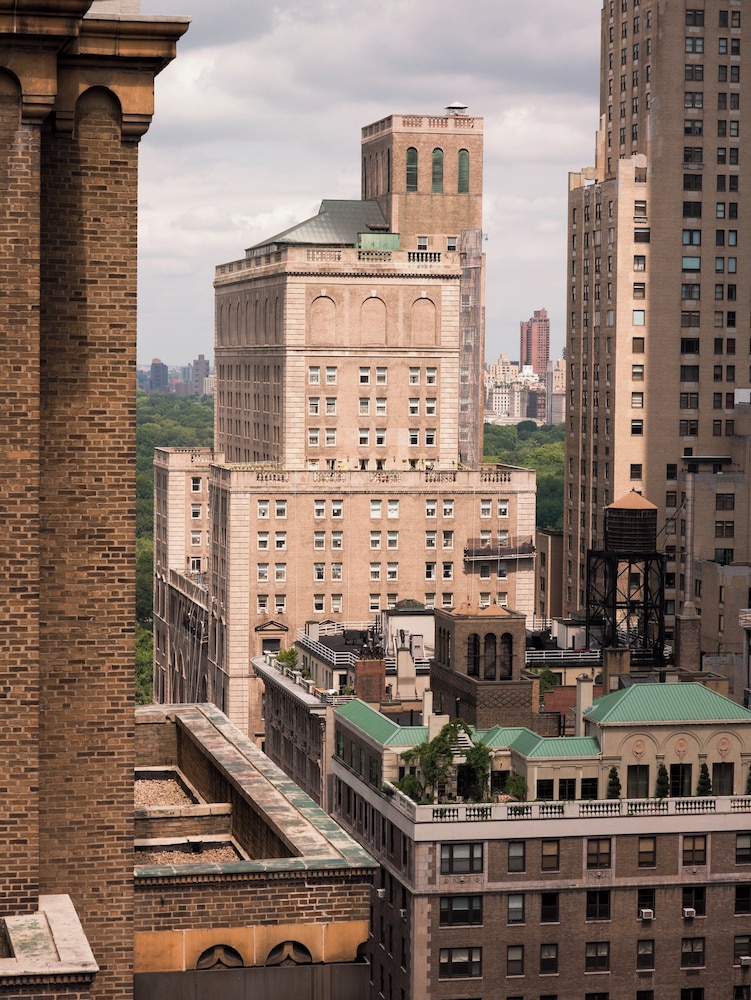 WestHouse Hotel New York, an SLH Hotel — Hotel building in New York City, New York State