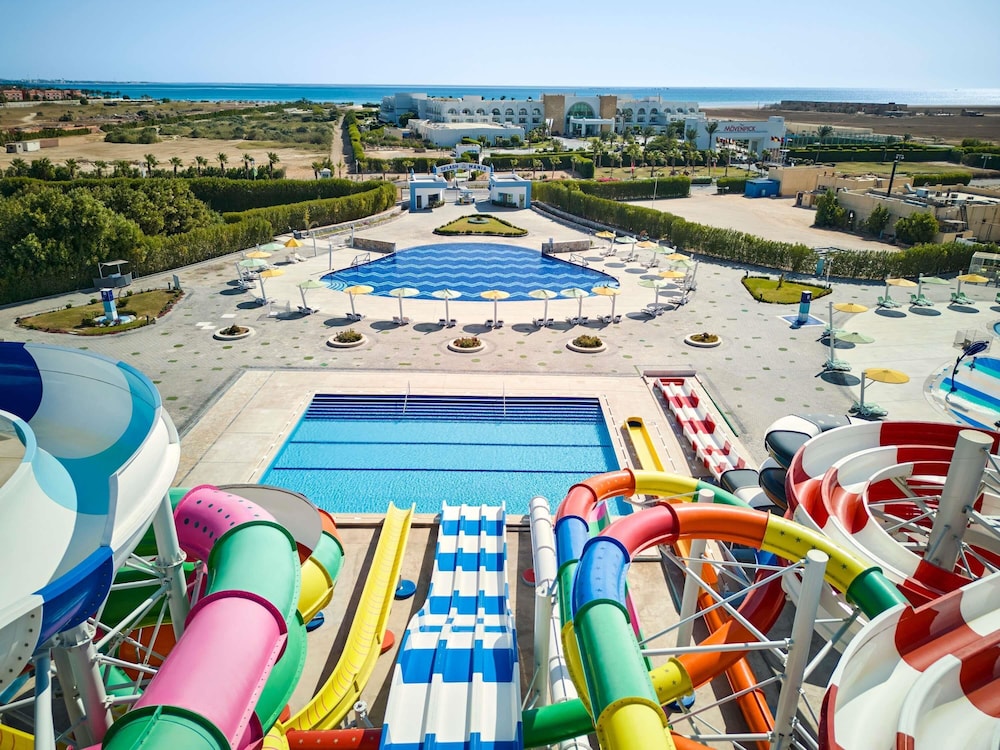 Mövenpick Waterpark Resort & Spa Soma Bay — Swimming pool in Soma Bay, Red Sea