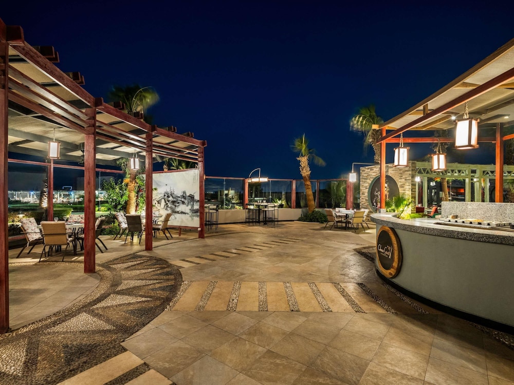 Mövenpick Waterpark Resort & Spa Soma Bay — Restaurant & bars in Soma Bay, Red Sea