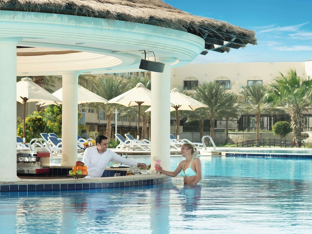 Mövenpick Waterpark Resort & Spa Soma Bay — Swimming pool in Soma Bay, Red Sea