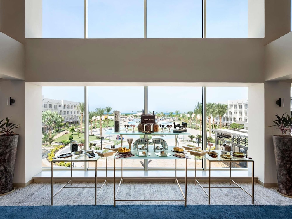 Mövenpick Waterpark Resort & Spa Soma Bay — Restaurant & bars in Soma Bay, Red Sea