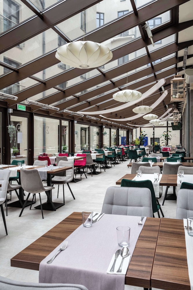 Golden Tulip Krakow City Center — Restaurant & bars in Krakow, Lesser Poland