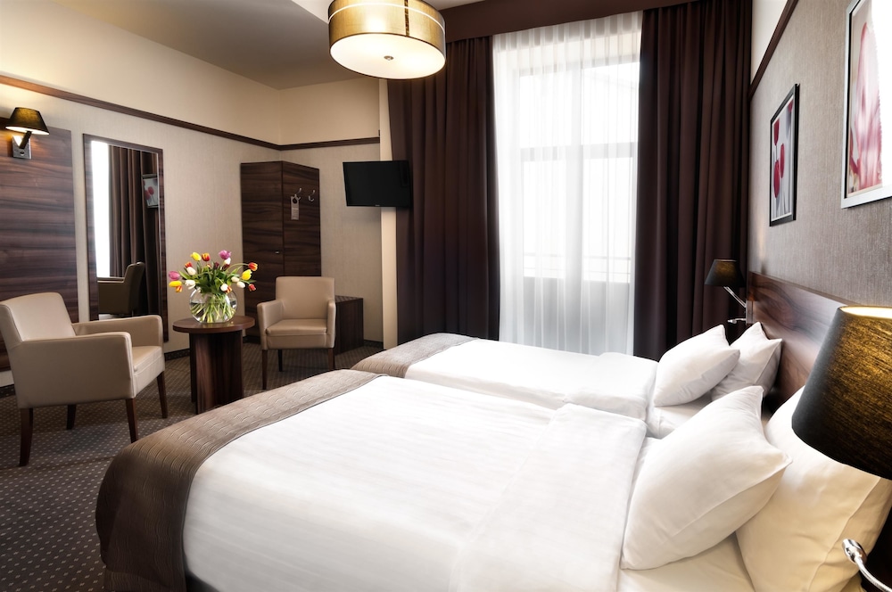 Golden Tulip Krakow City Center — Hotel rooms in Krakow, Lesser Poland