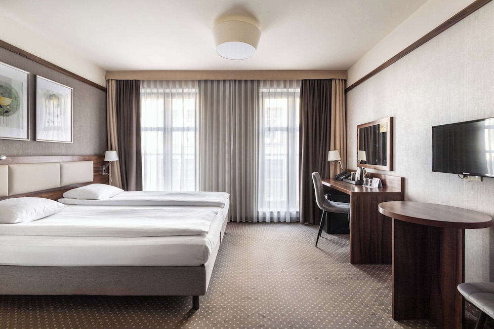 Golden Tulip Krakow City Center — Hotel rooms in Krakow, Lesser Poland