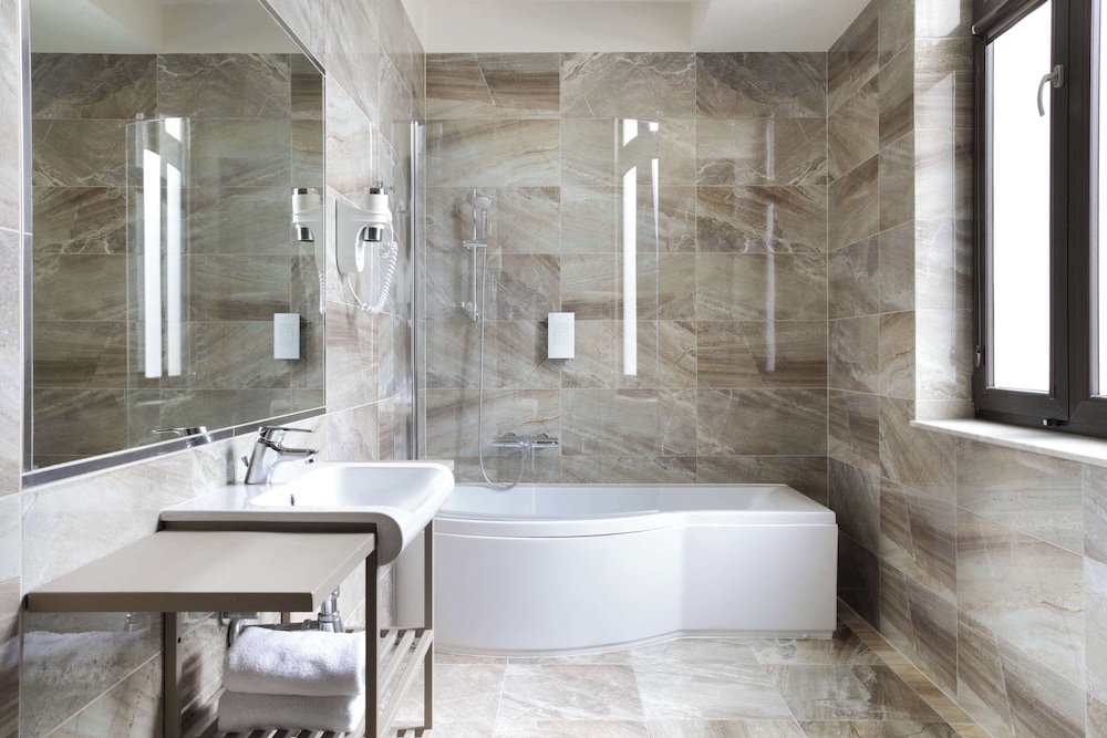 Golden Tulip Krakow City Center — Hotel rooms in Krakow, Lesser Poland