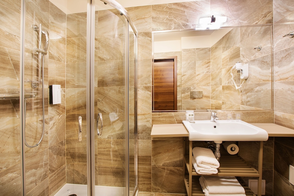 Golden Tulip Krakow City Center — Hotel rooms in Krakow, Lesser Poland
