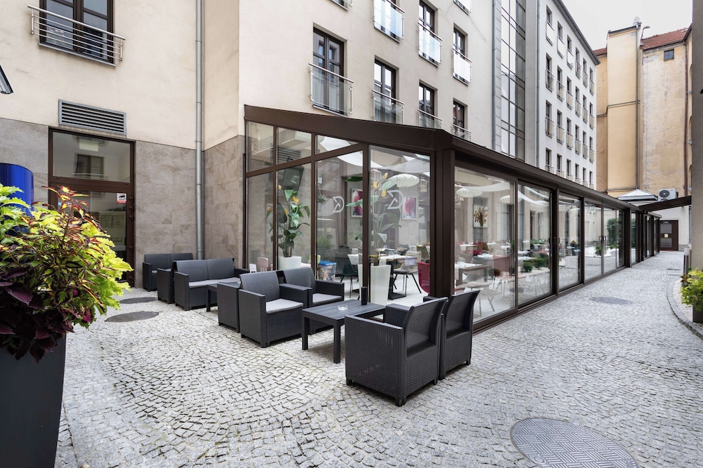 Golden Tulip Krakow City Center — Restaurant & bars in Krakow, Lesser Poland