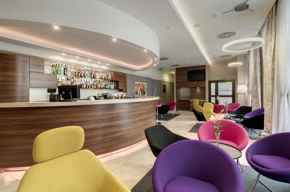 Golden Tulip Krakow City Center — Restaurant & bars in Krakow, Lesser Poland