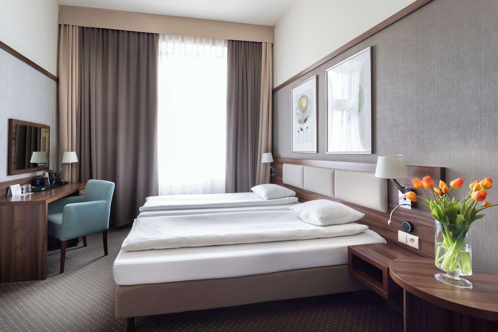 Golden Tulip Krakow City Center — Hotel rooms in Krakow, Lesser Poland