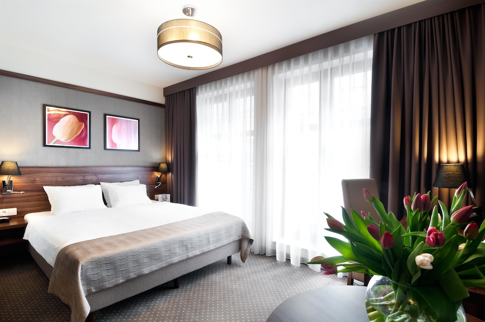 Golden Tulip Krakow City Center — Hotel rooms in Krakow, Lesser Poland