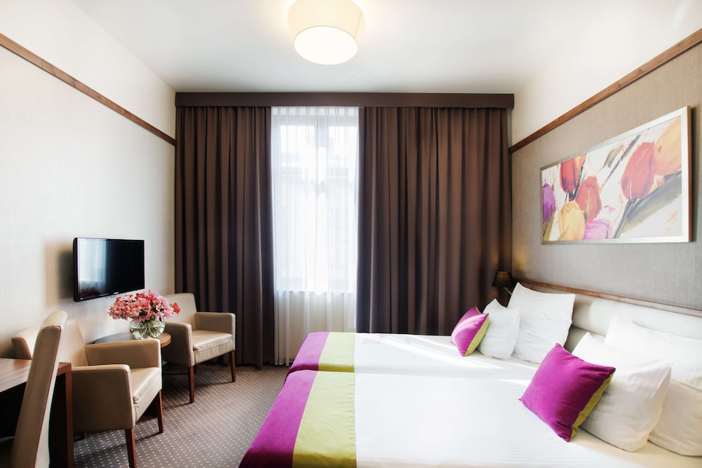 Golden Tulip Krakow City Center — Hotel rooms in Krakow, Lesser Poland