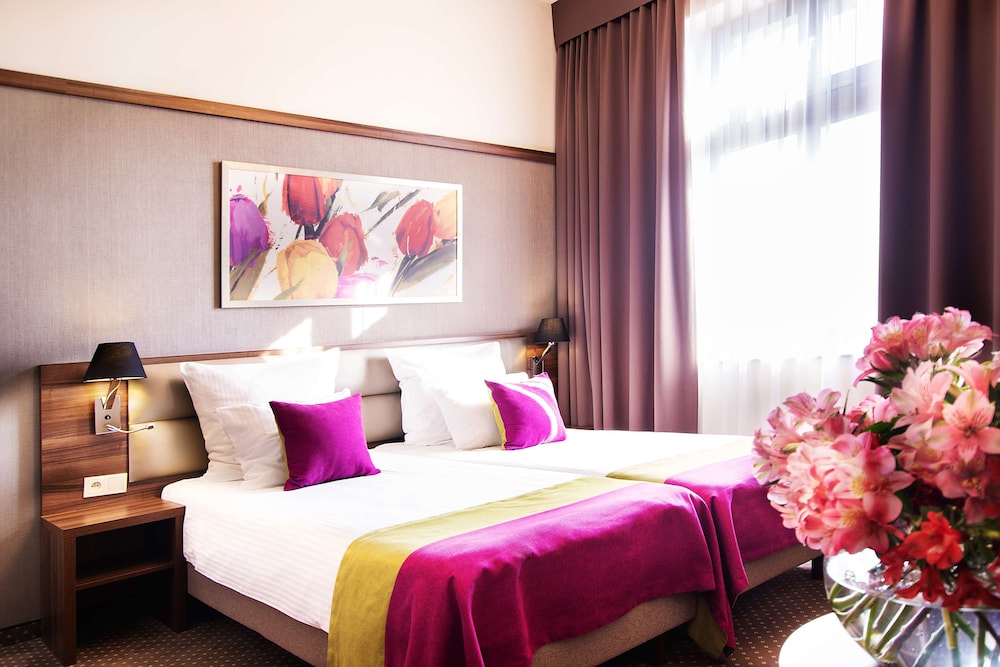 Golden Tulip Krakow City Center — Hotel rooms in Krakow, Lesser Poland