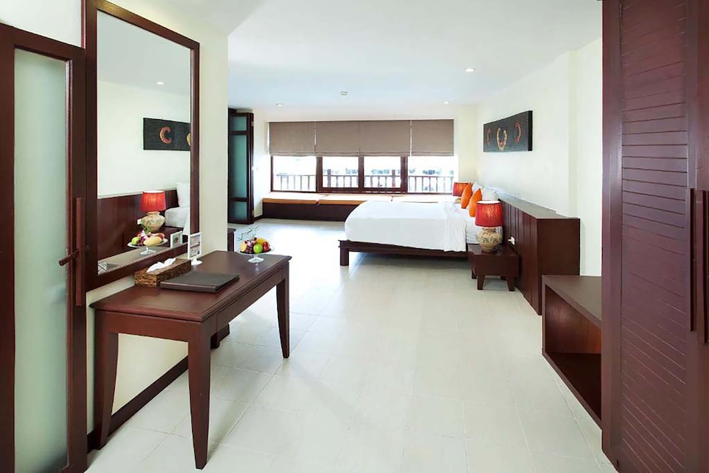 Occidental Bangtao Beach Resort — Hotel rooms in Bang Tao Beach, Phuket Province