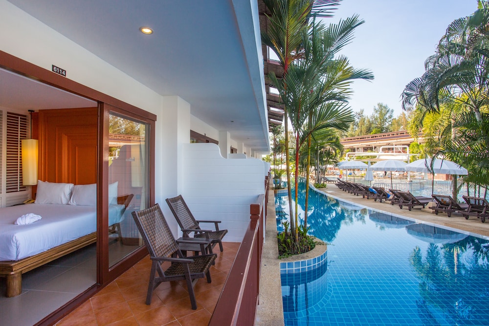 Occidental Bangtao Beach Resort — Hotel building in Bang Tao Beach, Phuket Province