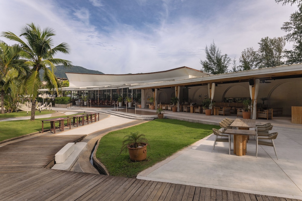 Occidental Bangtao Beach Resort — Restaurant & bars in Bang Tao Beach, Phuket Province
