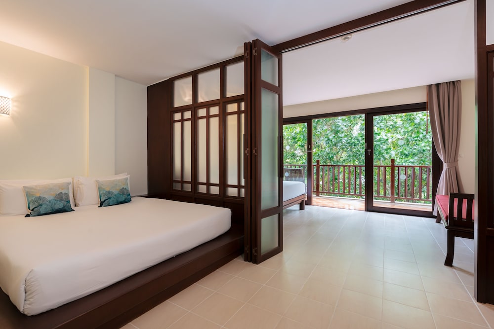 Occidental Bangtao Beach Resort — Hotel rooms in Bang Tao Beach, Phuket Province